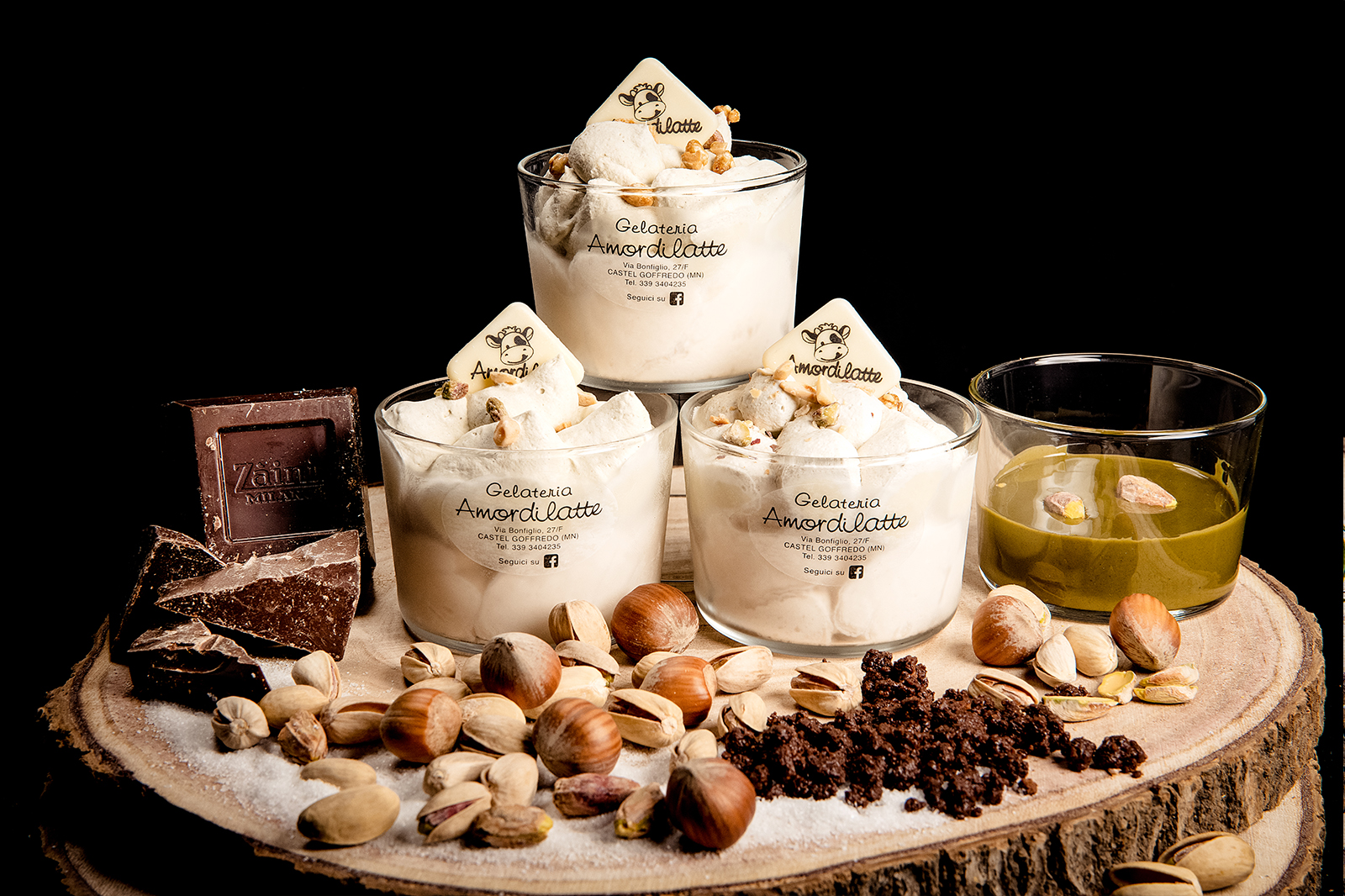 monoporzioni in vetro con gelato alla nocciola